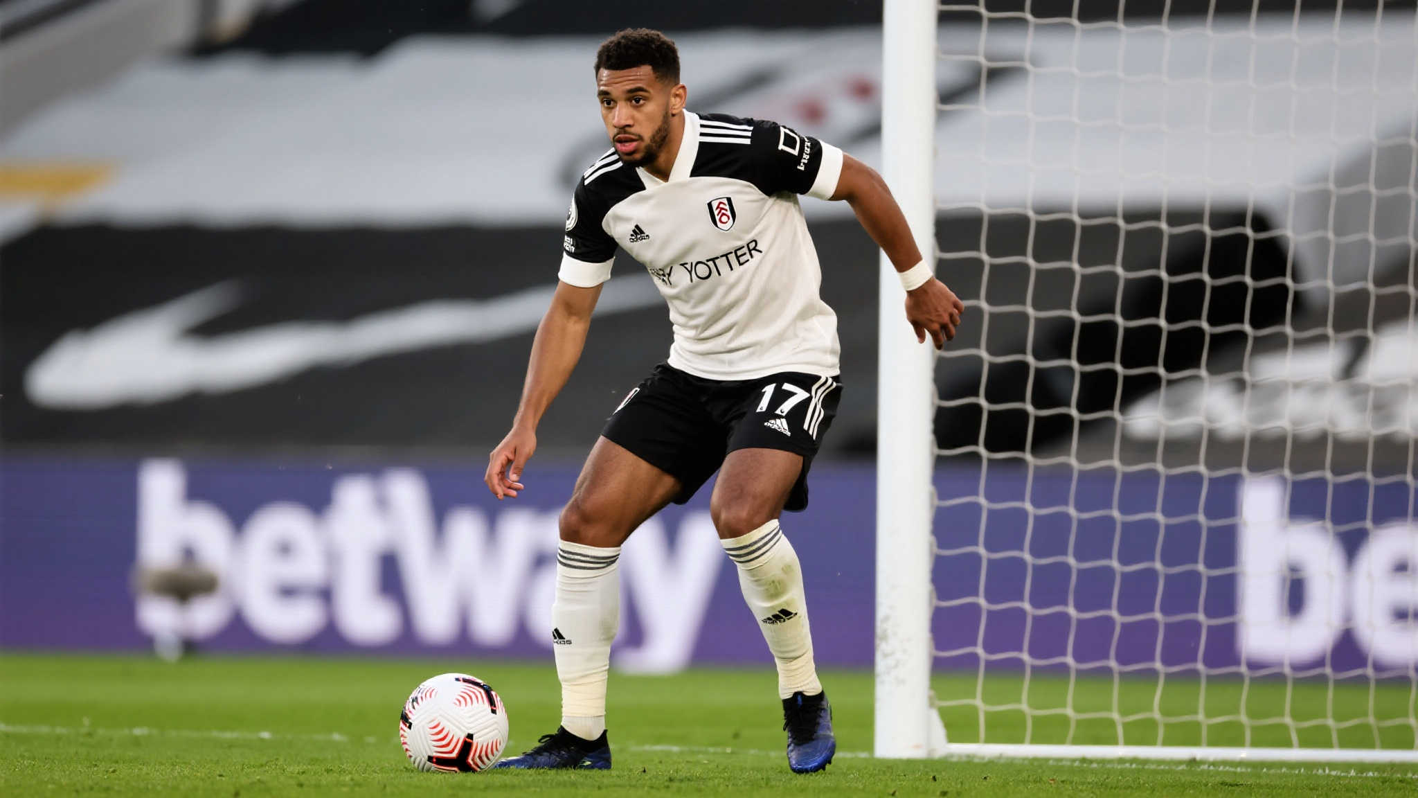 重磅!富勒姆后卫泰特即将转会埃弗顿,签约三年 近年来,为球队提供稳定防守是每个优秀后卫必不可少的